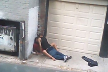 Заснял как за окном ебут пьяную бабу у дороги